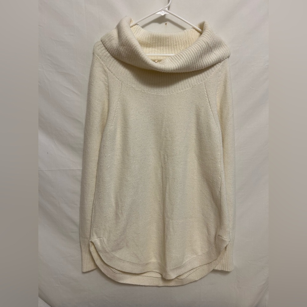 Anthropologie Moth Cream Brenta Cowl Neck Sweater‎ Curved Hem Size Medium